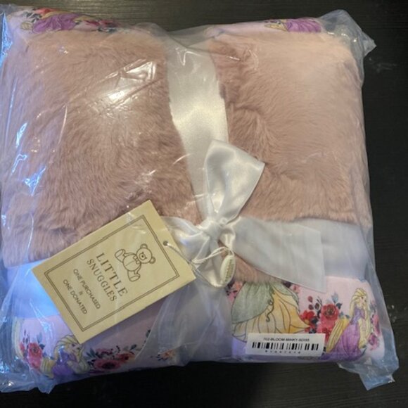 NWT Little Snuggles Princess Blooms Bamboo Minky Lush Blanket - size 50 x 65 - Picture 3 of 4